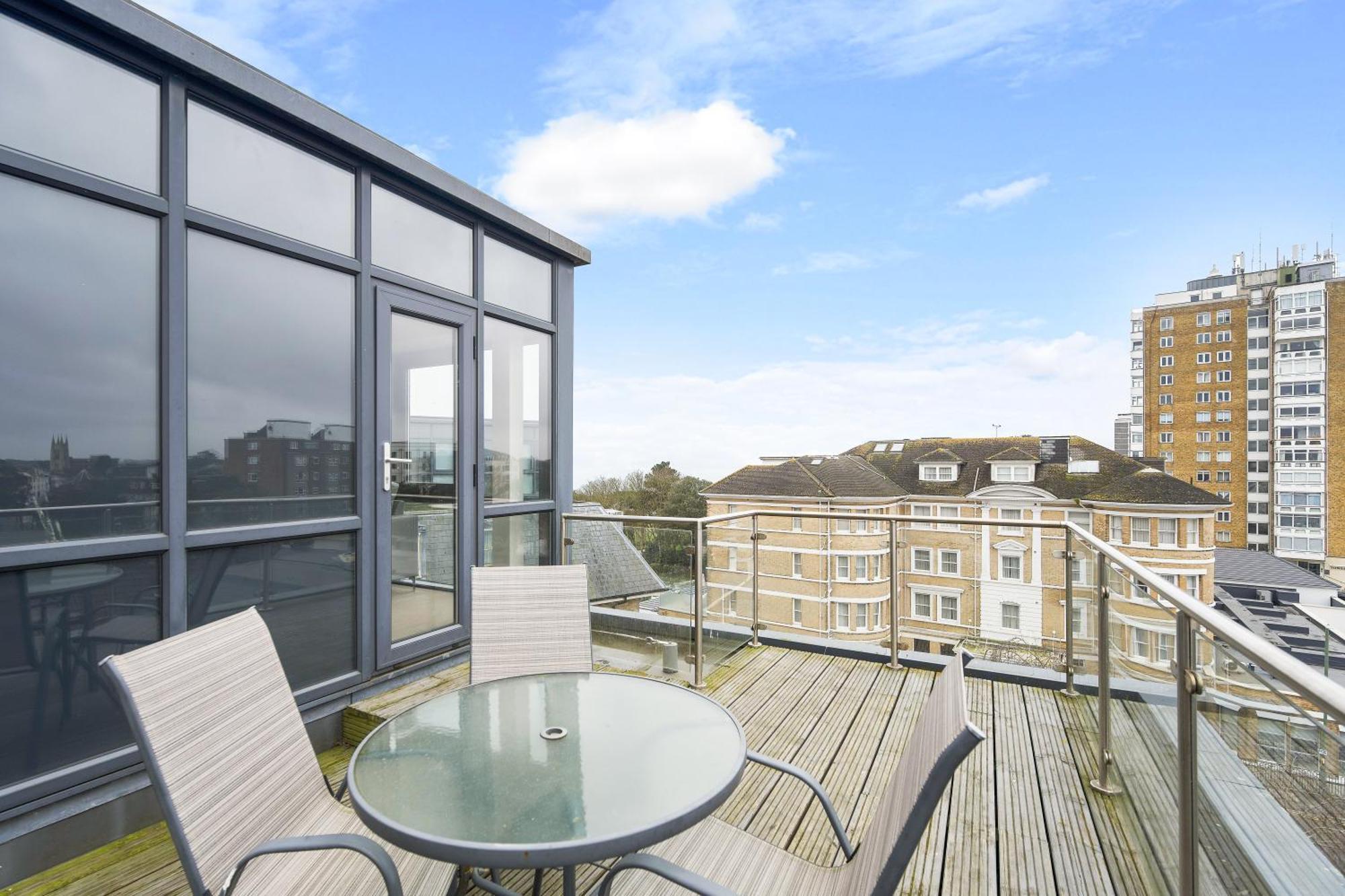 Westcliff Penthouse With Sea Views And Balcony Apartment Bournemouth Exterior photo