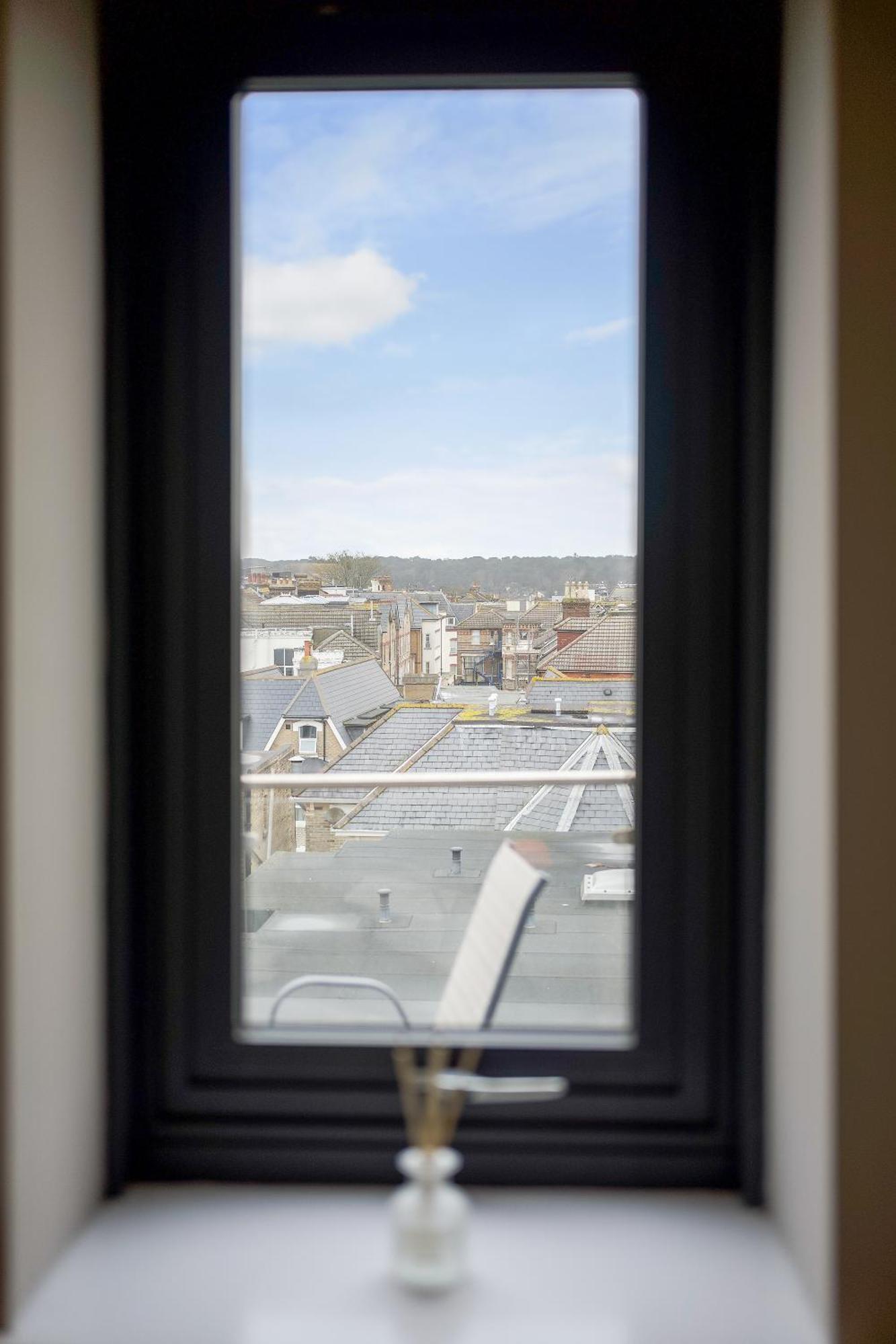 Westcliff Penthouse With Sea Views And Balcony Apartment Bournemouth Exterior photo
