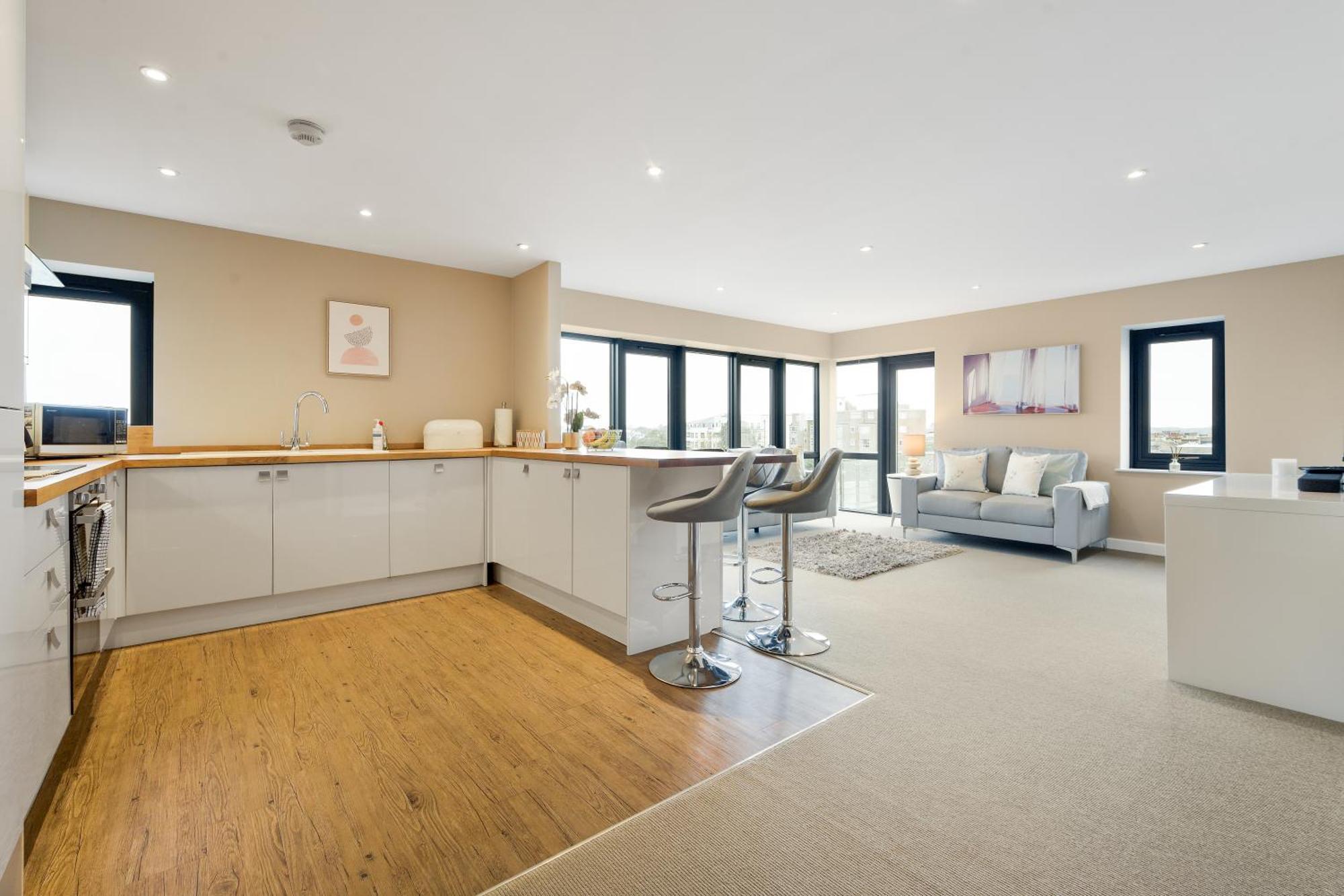 Westcliff Penthouse With Sea Views And Balcony Apartment Bournemouth Exterior photo